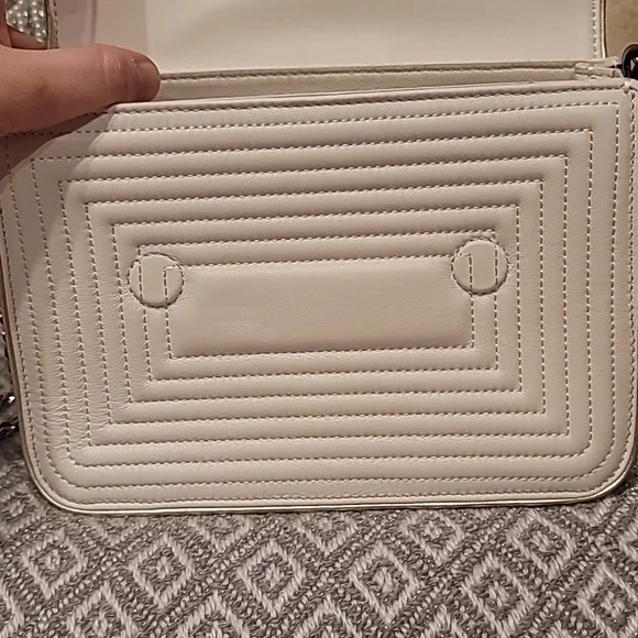 Tory Burch quilted leather shoulder bag - Picture 10 of 15